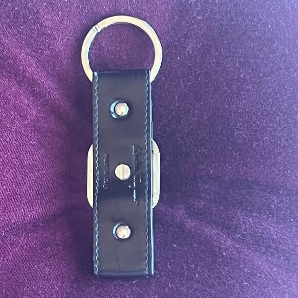 Salvatore Ferragamo Iconic Black Patent Leather Vara Bow Silver Keyring MINT - Picture 3 of 7